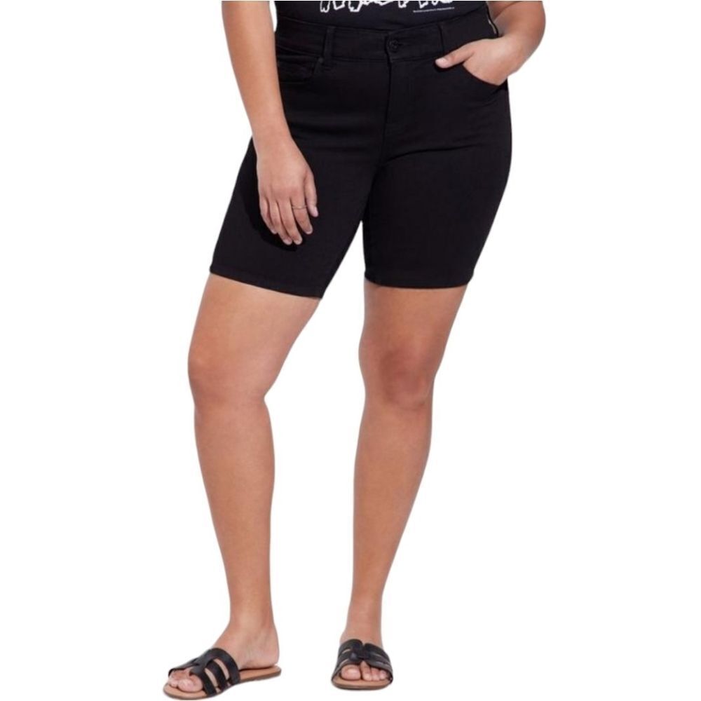 TORRID Plus Size  8" PREMIUM STRETCH High- Rise Short Deep black Size 24